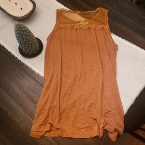 Maurices golden top